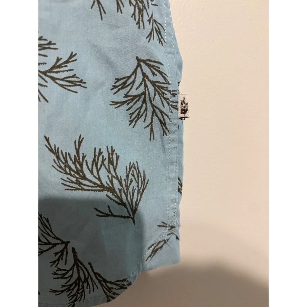 The North Face Mens Medium Blue Botanical Branch Print Short Sleeve Button Shirt